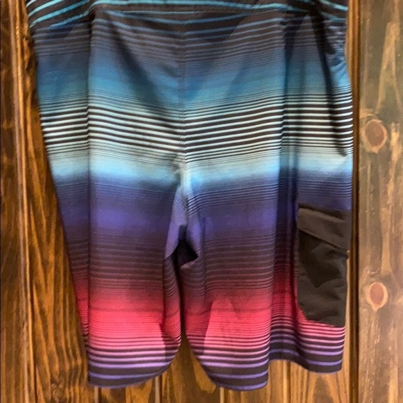 Hang Ten swim Trunks SZ 38 - Picture 3 of 4